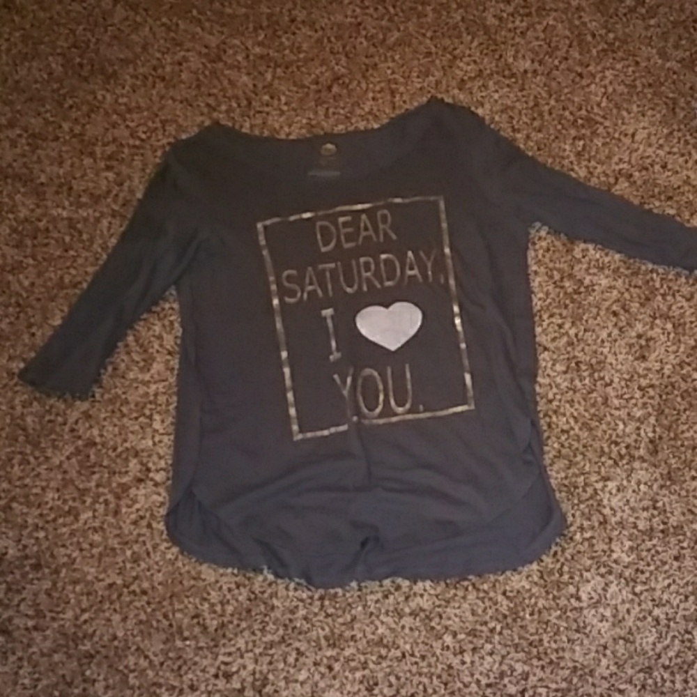 Gray mid sleeve T-shirt